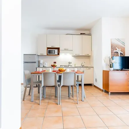 Apartman Pini Village Lido Altanea *