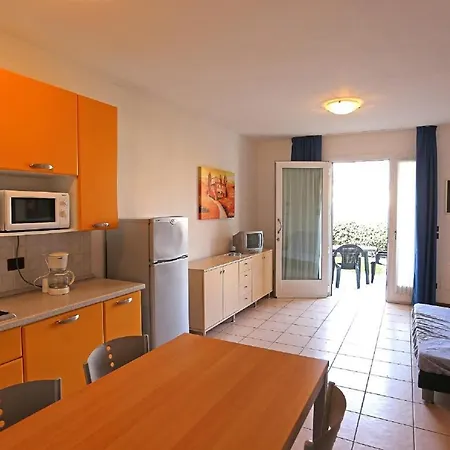 Pini Village Lido Altanea *