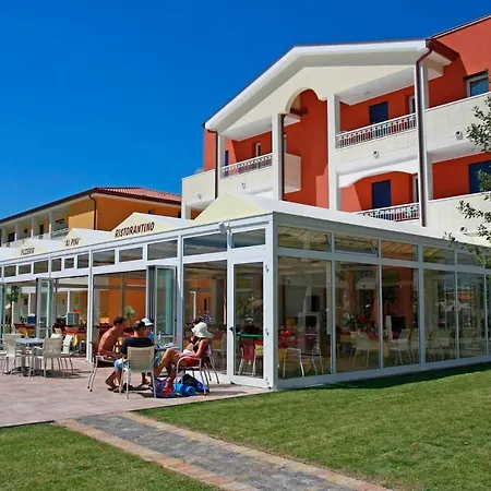 Pini Village Lido Altanea *