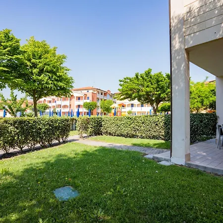 Apartman Pini Village Lido Altanea