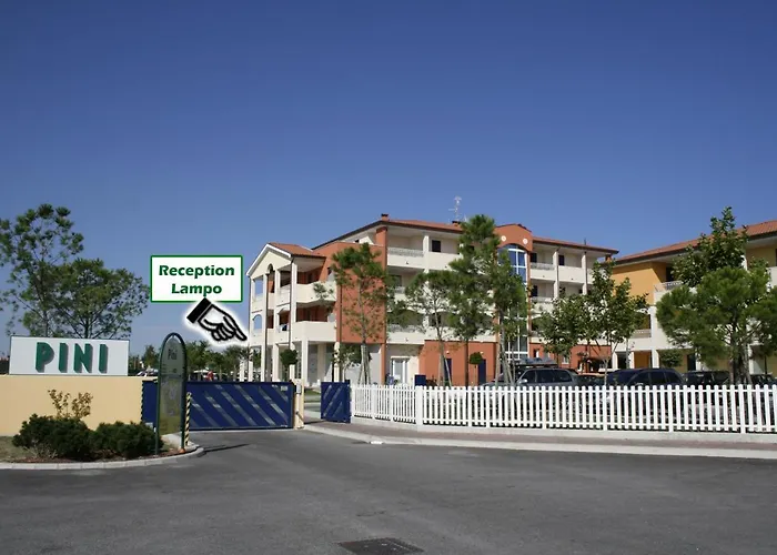 Pini Village Lido Altanea *