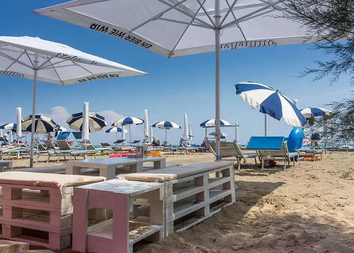 Pini Village Lido Altanea *
