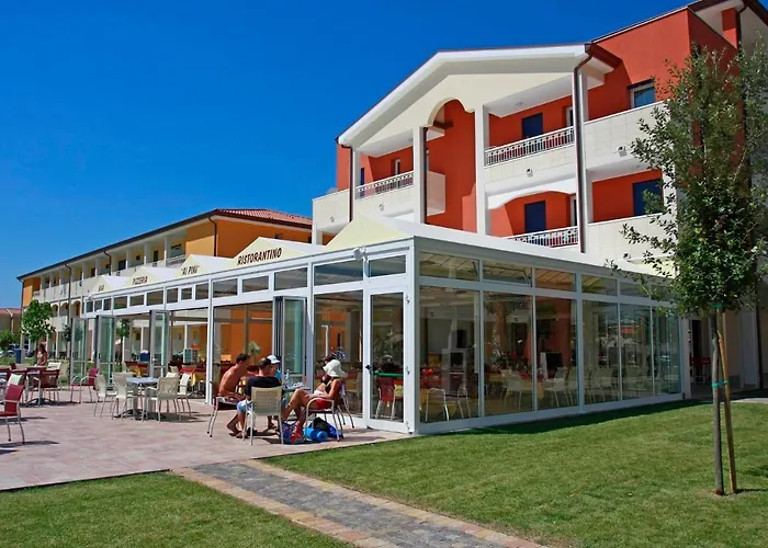 Pini Village Lido Altanea *
