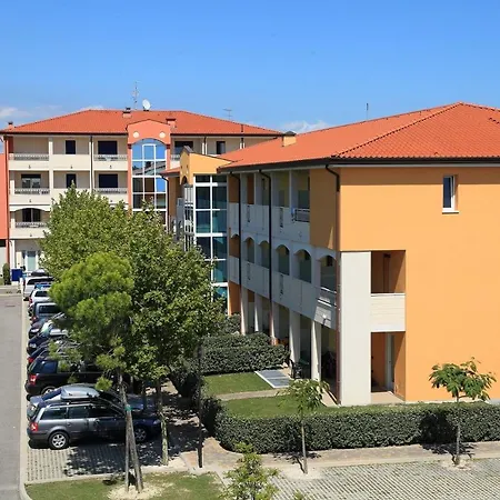 아파트 Pini Village Lido Altanea *