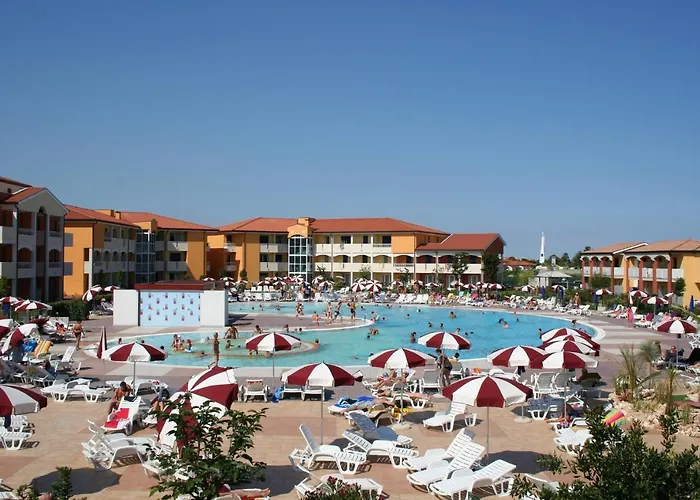 Pini Village Lido Altanea كاوْرلي