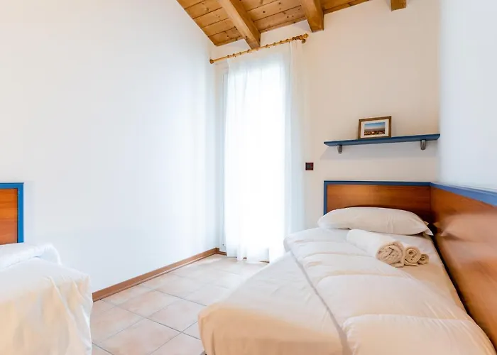 Pini Village Lido Altanea * كاوْرلي